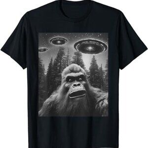 Funny Bigfoot Sasquatch Alien UFO Graphic Retro Humor Gift Unisex Street Look 05
